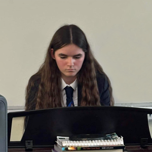 Lottie Griffin (9IN) Piano Solo